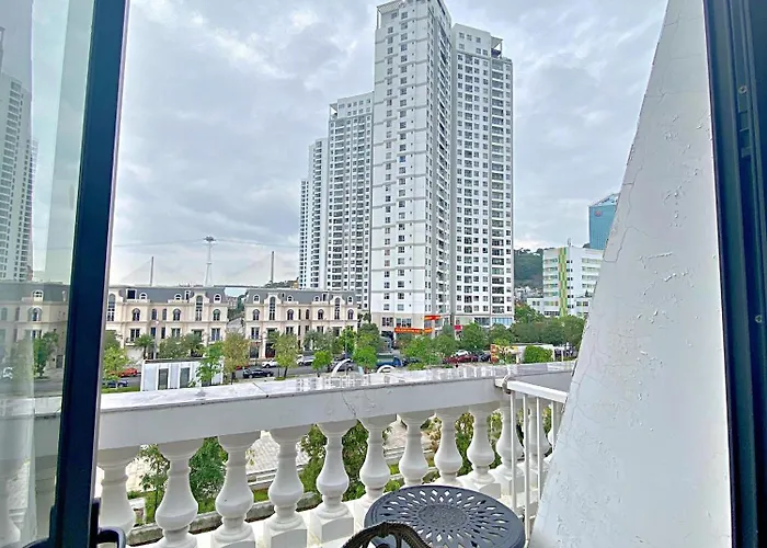 Blue Diamond Hạ Long